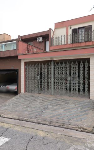 Casa para alugar com 207m², 3 quartos e 2 vagasFachada