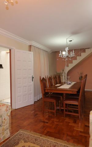 Casa para alugar com 207m², 3 quartos e 2 vagasSala de TV