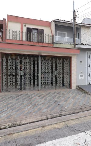 Casa para alugar com 207m², 3 quartos e 2 vagasFachada