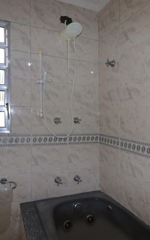 Casa para alugar com 207m², 3 quartos e 2 vagasBanheiro da Suíte
