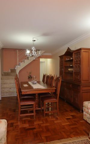 Casa para alugar com 207m², 3 quartos e 2 vagasSala de TV