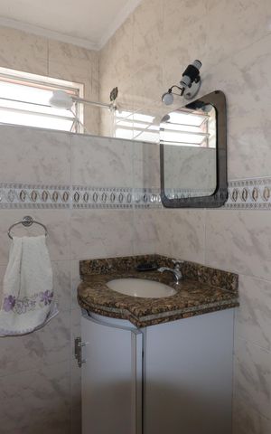 Casa para alugar com 207m², 3 quartos e 2 vagasBanheiro Social
