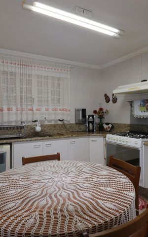 Casa para alugar com 207m², 3 quartos e 2 vagasCozinha