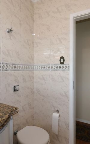 Casa para alugar com 207m², 3 quartos e 2 vagasBanheiro Social