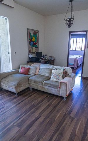 Casa à venda com 2000m², 4 quartos e 4 vagas Casa à venda com 2000m², 4 quartos e 4 vagasSala