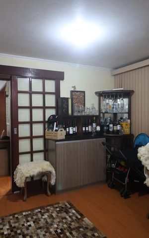 Casa à venda com 138m², 3 quartos e 2 vagasEscritório