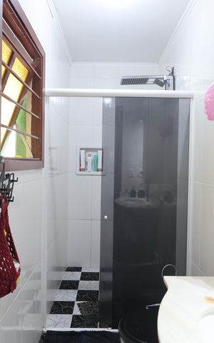 Casa à venda com 138m², 3 quartos e 2 vagasBanheiro 1
