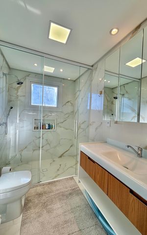 Apartamento à venda com 139m², 3 quartos e 2 vagas Apartamento à venda com 139m², 3 quartos e 2 vagasBanheiro da Suíte 1