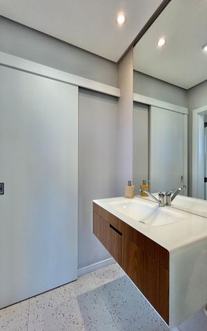 Apartamento à venda com 139m², 3 quartos e 2 vagas Apartamento à venda com 139m², 3 quartos e 2 vagasBanheiro da Suíte 2 e 3