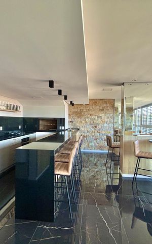 Apartamento à venda com 139m², 3 quartos e 2 vagas Apartamento à venda com 139m², 3 quartos e 2 vagasÁrea comum - Salão de festas