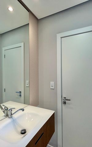 Apartamento à venda com 139m², 3 quartos e 2 vagas Apartamento à venda com 139m², 3 quartos e 2 vagasBanheiro da suíte 2 e 3