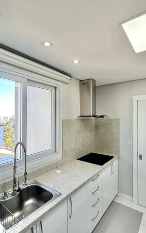 Apartamento à venda com 139m², 3 quartos e 2 vagas Apartamento à venda com 139m², 3 quartos e 2 vagasCozinha