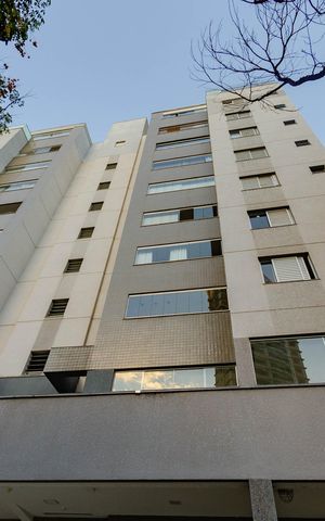 Apartamento para alugar com 193m², 4 quartos e 3 vagasFachada