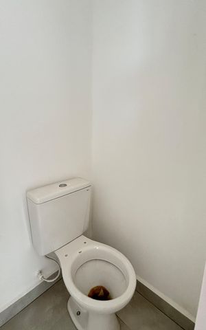 Apartamento à venda com 78m², 2 quartos e 1 vaga Apartamento à venda com 78m², 2 quartos e 1 vagaBanheiro de Serviço
