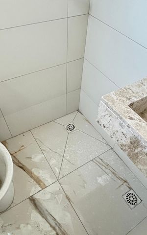 Apartamento à venda com 78m², 2 quartos e 1 vaga Apartamento à venda com 78m², 2 quartos e 1 vagaBanheiro da Suíte