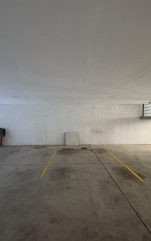 Apartamento à venda com 90m², 2 quartos e 1 vaga Apartamento à venda com 90m², 2 quartos e 1 vagaGaragem