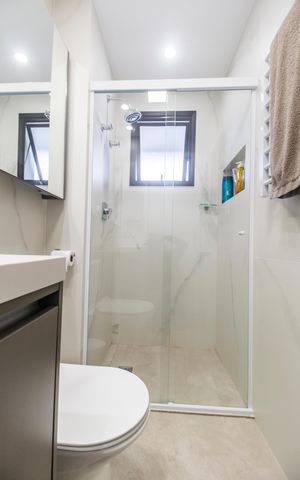 Apartamento à venda com 76m², 2 quartos e 2 vagas Apartamento à venda com 76m², 2 quartos e 2 vagasBanheiro da Suíte