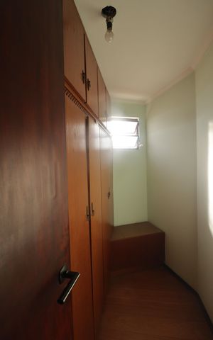 Casa à venda com 300m², 4 quartos e 4 vagasSuíte