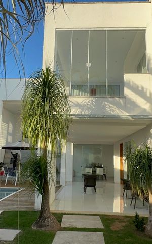 Casa de condomínio à venda com 350m², 3 quartos e 2 vagasFachada