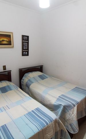 Casa à venda com 230m², 5 quartos e 3 vagas Casa à venda com 230m², 5 quartos e 3 vagasQuarto