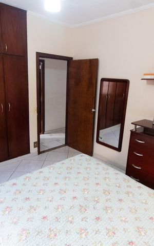 Casa à venda com 230m², 5 quartos e 3 vagas Casa à venda com 230m², 5 quartos e 3 vagasQuarto 3