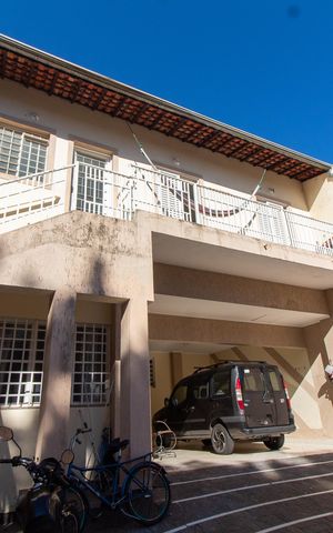 Casa à venda com 230m², 5 quartos e 3 vagas Casa à venda com 230m², 5 quartos e 3 vagasFachada interna