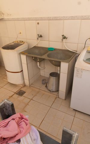 Casa à venda com 230m², 5 quartos e 3 vagas Casa à venda com 230m², 5 quartos e 3 vagasÁrea de Serviço