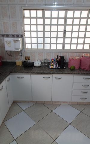 Casa à venda com 230m², 5 quartos e 3 vagas Casa à venda com 230m², 5 quartos e 3 vagasCozinha