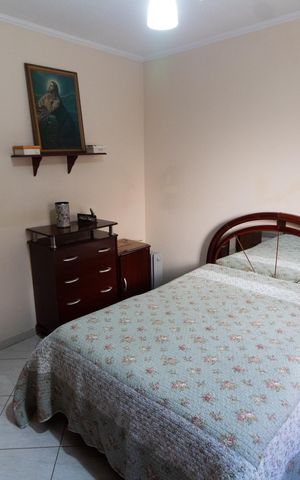 Casa à venda com 230m², 5 quartos e 3 vagas Casa à venda com 230m², 5 quartos e 3 vagasQuarto 3
