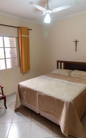 Casa à venda com 230m², 5 quartos e 3 vagas Casa à venda com 230m², 5 quartos e 3 vagasQuarto 2