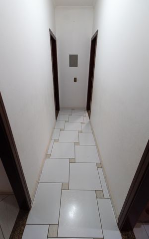 Casa à venda com 230m², 5 quartos e 3 vagas Casa à venda com 230m², 5 quartos e 3 vagasCorredor