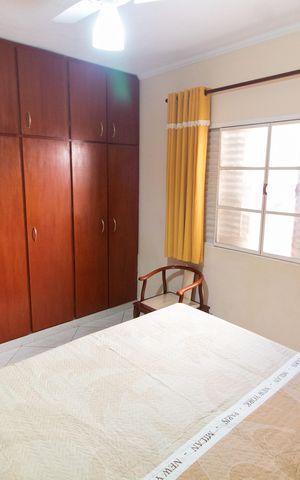 Casa à venda com 230m², 5 quartos e 3 vagas Casa à venda com 230m², 5 quartos e 3 vagasQuarto 2