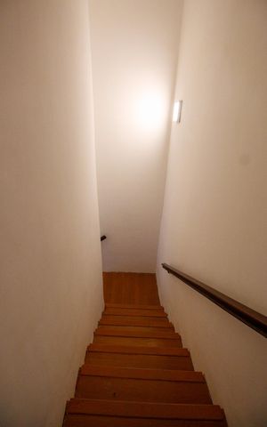 Casa à venda com 140m², 3 quartos e 1 vagaEscada