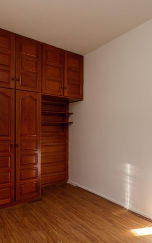 Casa à venda com 275m², 3 quartos e 3 vagas Casa à venda com 275m², 3 quartos e 3 vagasQuarto 3