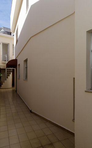 Casa à venda com 275m², 3 quartos e 3 vagas Casa à venda com 275m², 3 quartos e 3 vagasVista Externa