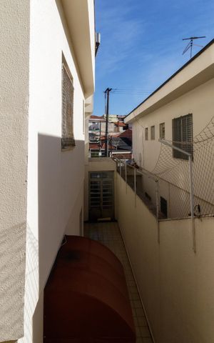 Casa à venda com 275m², 3 quartos e 3 vagas Casa à venda com 275m², 3 quartos e 3 vagasVista Externa