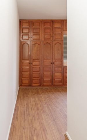 Casa à venda com 275m², 3 quartos e 3 vagas Casa à venda com 275m², 3 quartos e 3 vagasSuíte