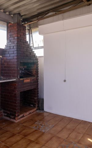 Casa à venda com 275m², 3 quartos e 3 vagas Casa à venda com 275m², 3 quartos e 3 vagasTerraço/Churrasqueira