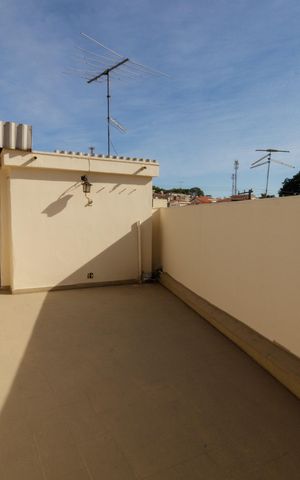 Casa à venda com 275m², 3 quartos e 3 vagas Casa à venda com 275m², 3 quartos e 3 vagasTerraço