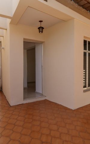 Casa à venda com 275m², 3 quartos e 3 vagas Casa à venda com 275m², 3 quartos e 3 vagasGaragem