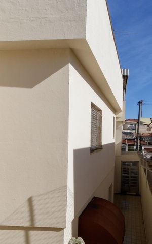Casa à venda com 275m², 3 quartos e 3 vagas Casa à venda com 275m², 3 quartos e 3 vagasVista Externa