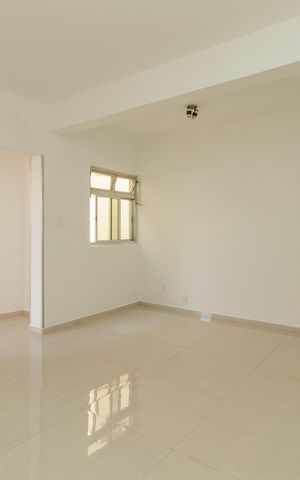 Casa à venda com 275m², 3 quartos e 3 vagas Casa à venda com 275m², 3 quartos e 3 vagasSala