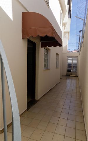 Casa à venda com 275m², 3 quartos e 3 vagas Casa à venda com 275m², 3 quartos e 3 vagasVista Externa