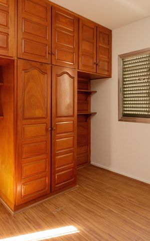 Casa à venda com 275m², 3 quartos e 3 vagas Casa à venda com 275m², 3 quartos e 3 vagasQuarto 2