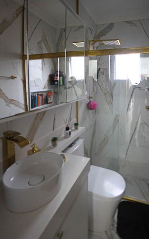 Casa à venda com 200m², 3 quartos e 2 vagas Casa à venda com 200m², 3 quartos e 2 vagasBanheiro Social