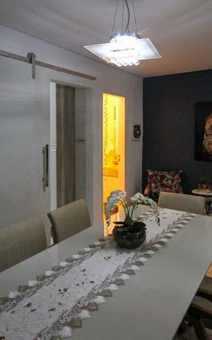 Casa à venda com 200m², 3 quartos e 2 vagas Casa à venda com 200m², 3 quartos e 2 vagasSala de Jantar