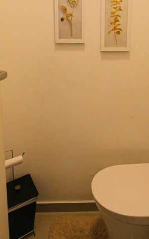 Casa à venda com 200m², 3 quartos e 2 vagas Casa à venda com 200m², 3 quartos e 2 vagasLavabo