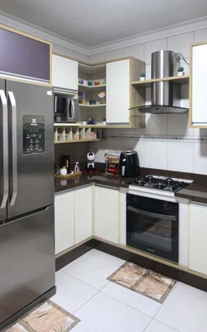 Casa à venda com 200m², 3 quartos e 2 vagas Casa à venda com 200m², 3 quartos e 2 vagasCozinha