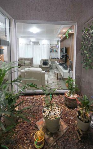 Casa à venda com 200m², 3 quartos e 2 vagas Casa à venda com 200m², 3 quartos e 2 vagasJardim de inverno