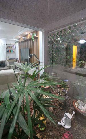 Casa à venda com 200m², 3 quartos e 2 vagas Casa à venda com 200m², 3 quartos e 2 vagasJardim de inverno